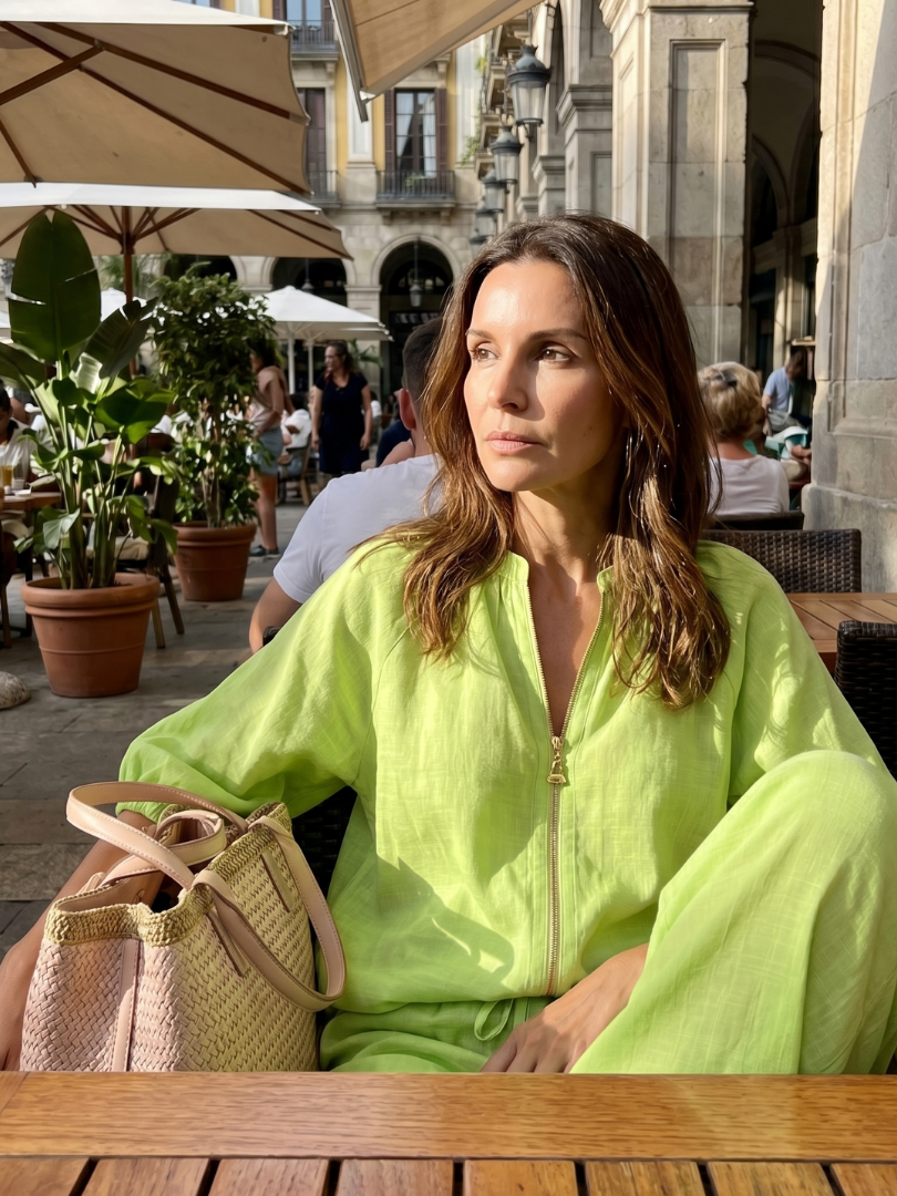 Natalia | Completo con Blusa con Zip e Pantaloni a Gamba Larga