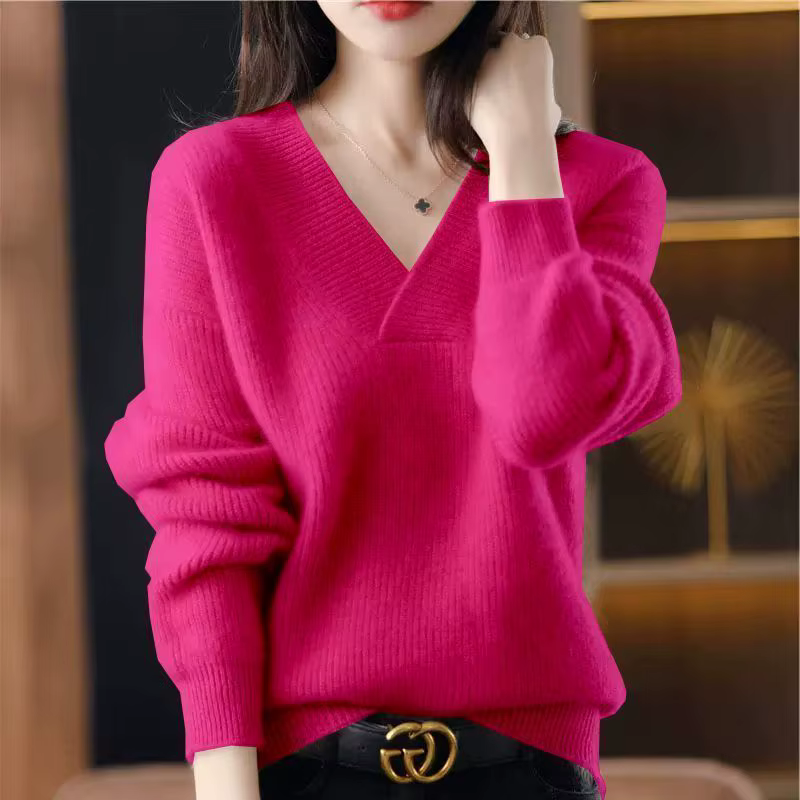 Maglione a costine con scollo a V da donna