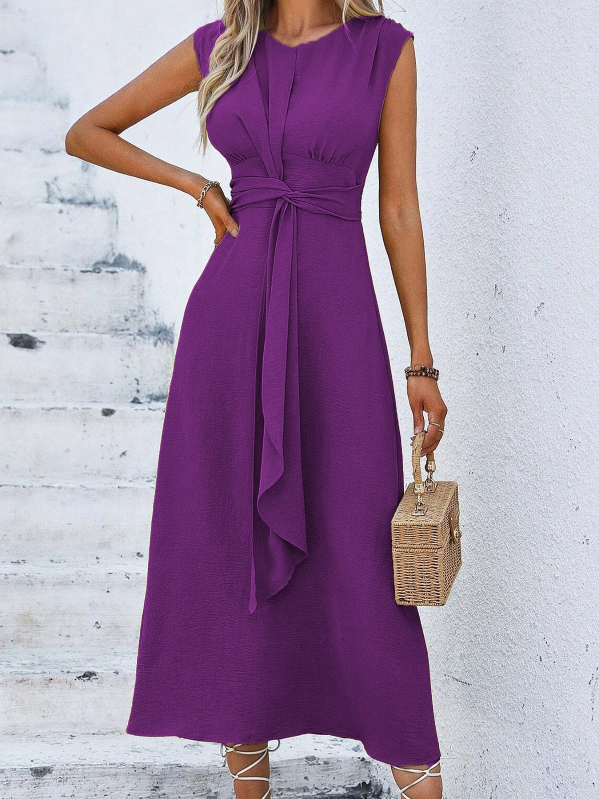 Eva | Vestido elegante sin mangas con cintura ajustable