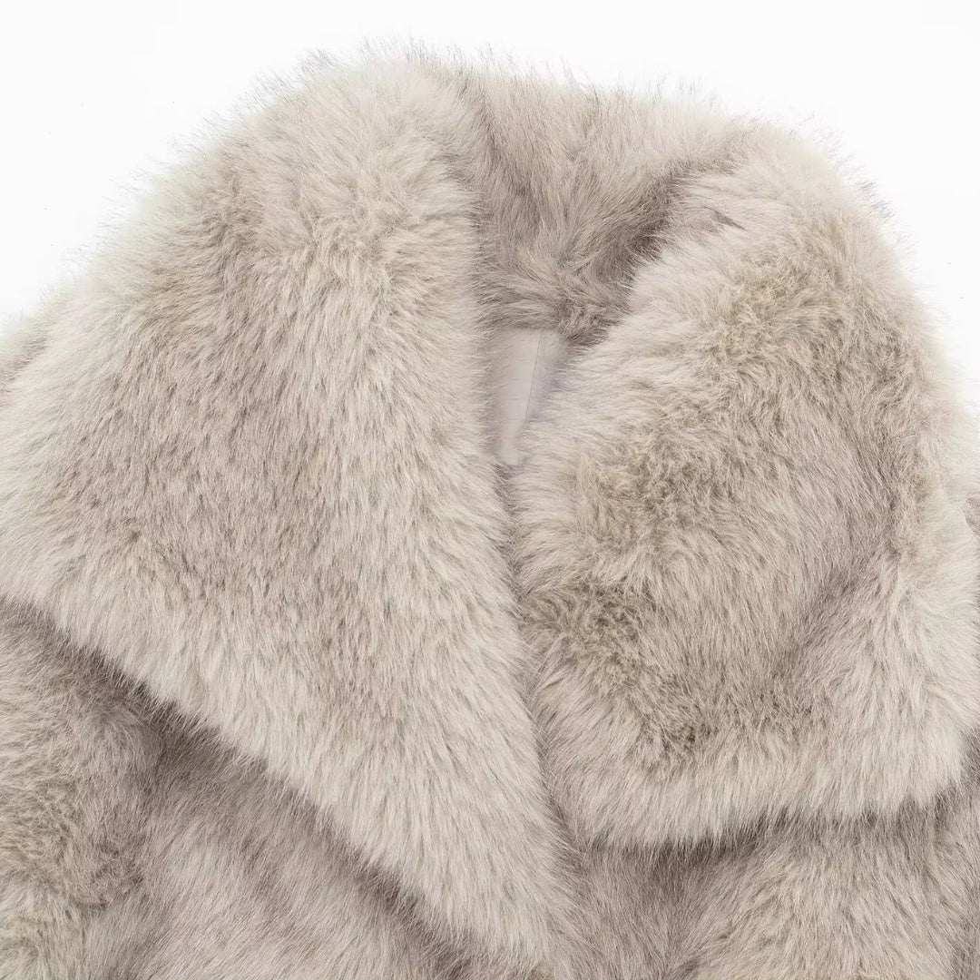 Ilaria | Cappotto Corto in Pelliccia Sintetica