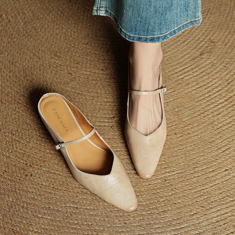 Renata mules Beige indossata