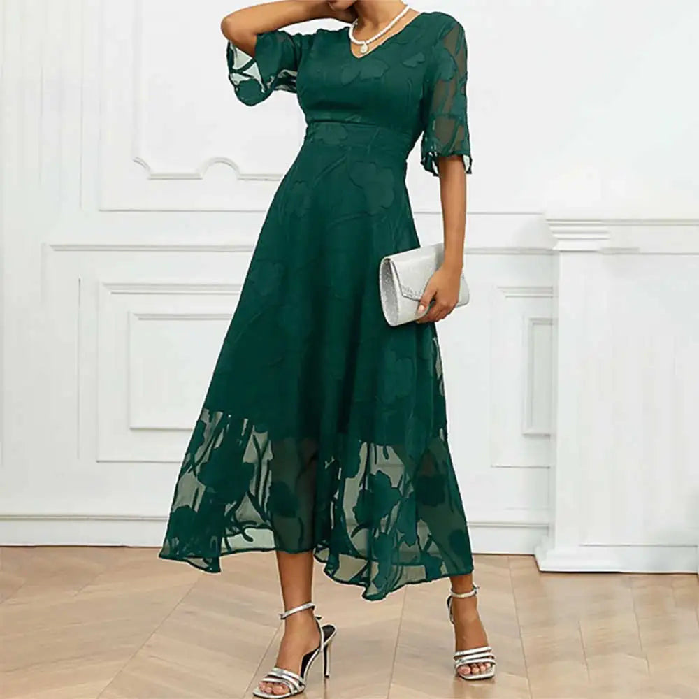 Celira | Vestido con diseño floral sofisticado
