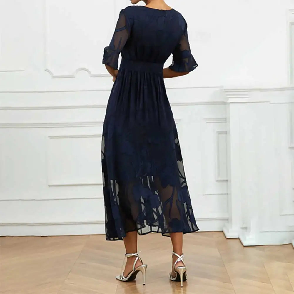 Celira | Vestido con diseño floral sofisticado