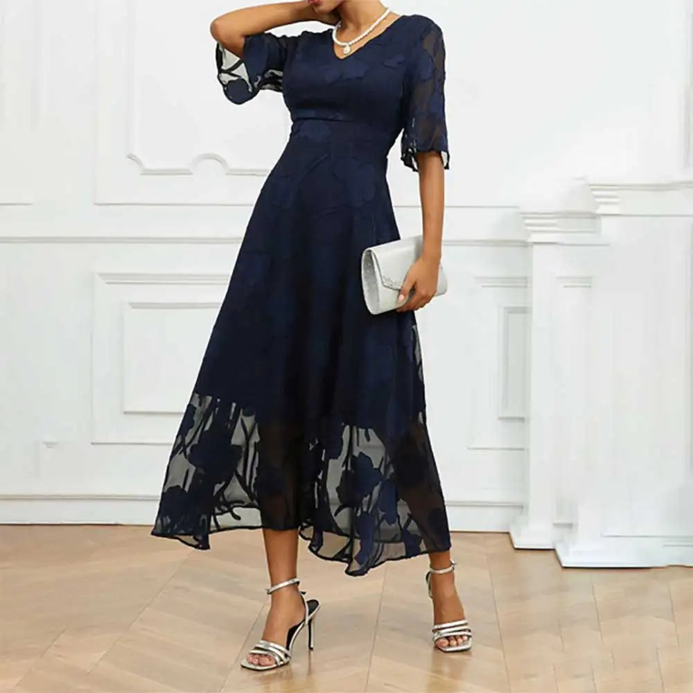 Celira | Vestido con diseño floral sofisticado