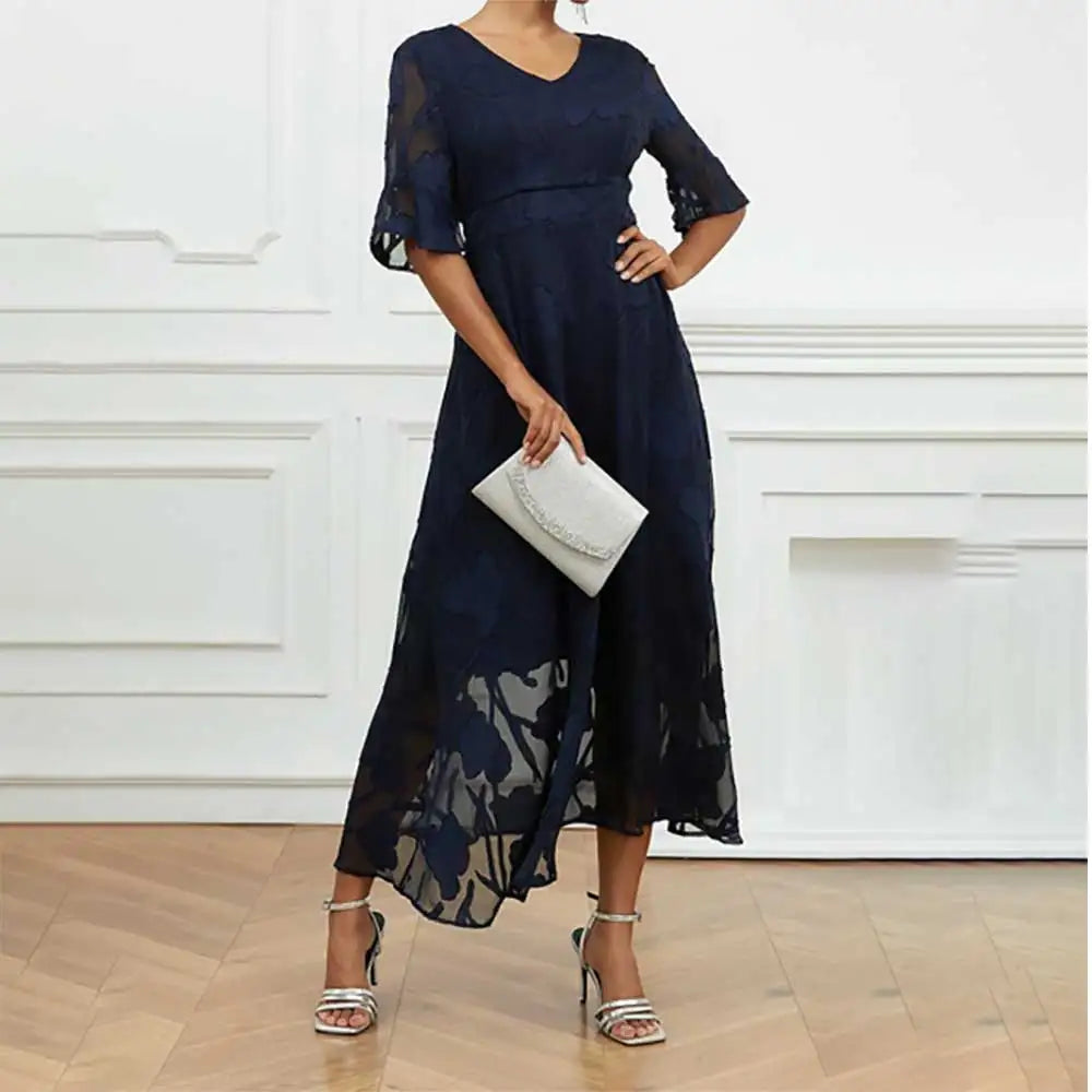Celira | Vestido con diseño floral sofisticado