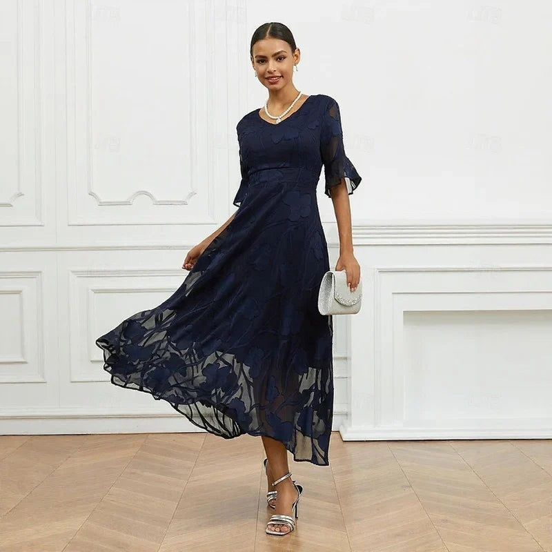 Celira | Vestido con diseño floral sofisticado
