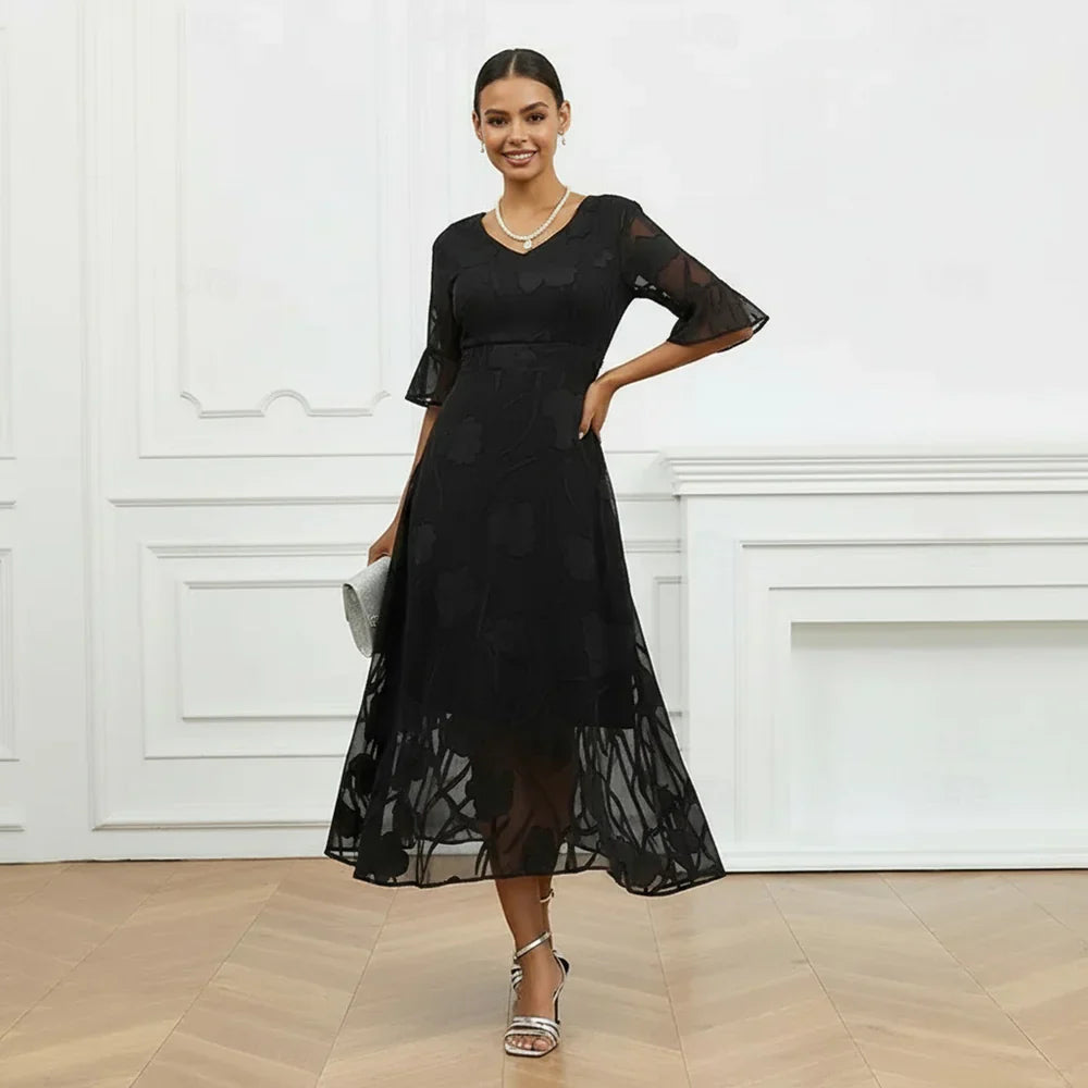Celira | Vestido con diseño floral sofisticado