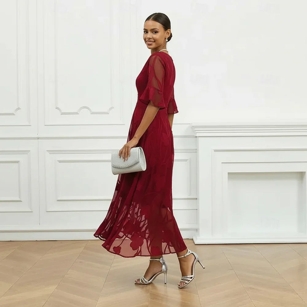 Celira | Vestido con diseño floral sofisticado