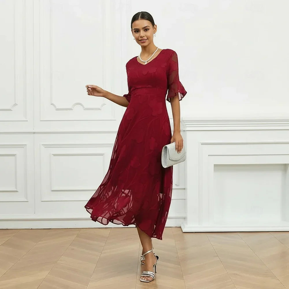 Celira | Vestido con diseño floral sofisticado