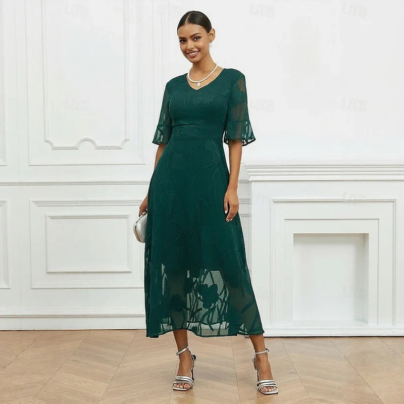 Celira | Vestido con diseño floral sofisticado
