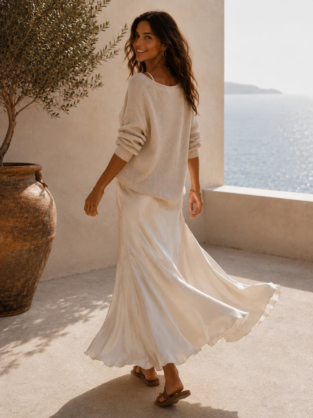 Alessia – Abito Midi Satinato Elegante